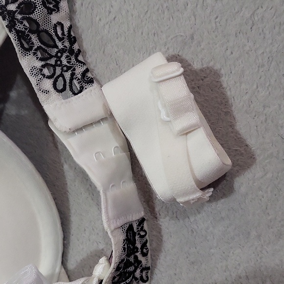 Victoria's Secret Sexy Little Things Bra - Picture 13 of 14